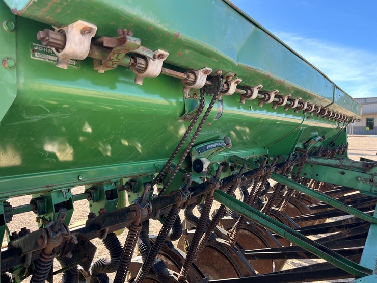 john-deere-8300-image-5