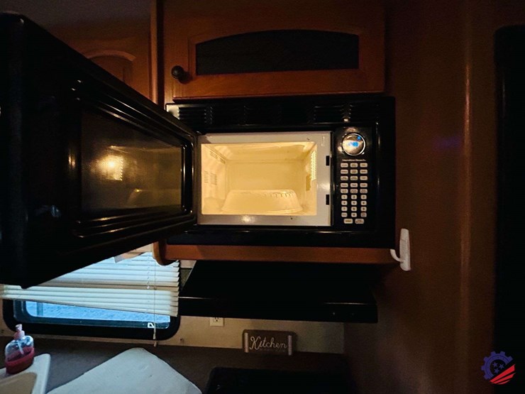 2011-keystone-hornet-platinum-31rbds-t/a-camper-trailer-image-66