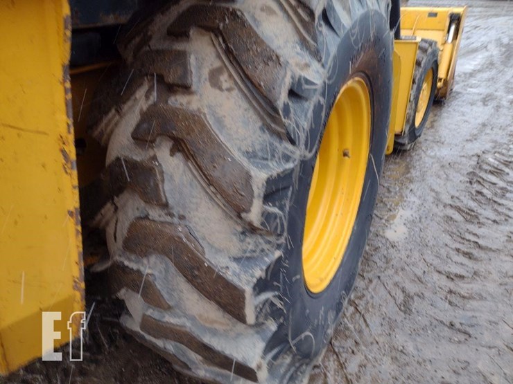 2010-deere-310j-image-18
