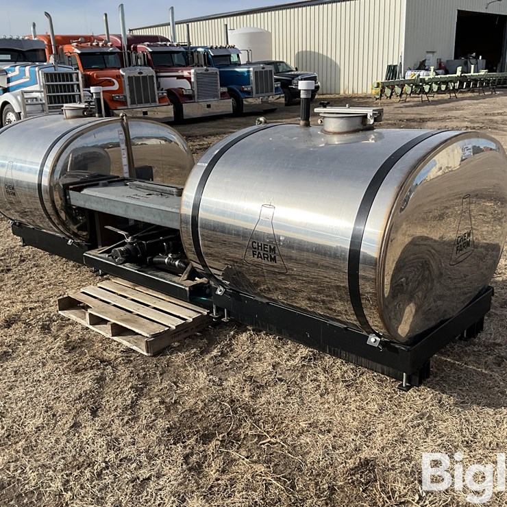 Chem Farm Front Mounted 720-Gal Fertilizer Tanks