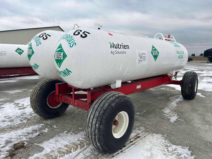 ag-systems-twin 1000-gal.-nh3-tanks-on-gear-#g5-image-14