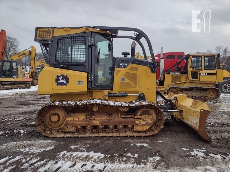 2022-deere-650k-lgp-image-3