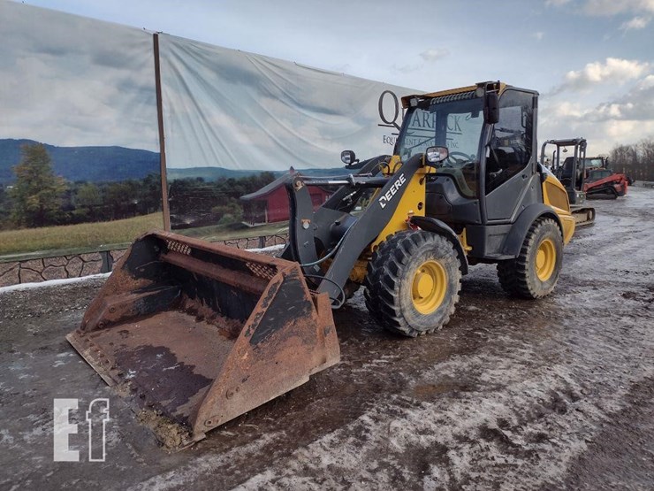 2021-deere-304l-image-30