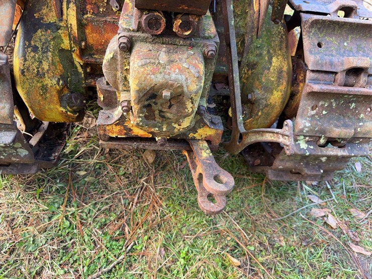 caterpillar-2-ton-crawler-image-23