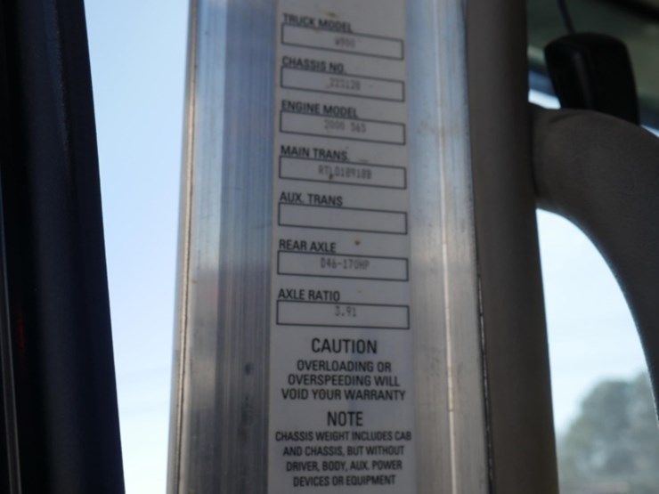 2018-kenworth-w900-image-36