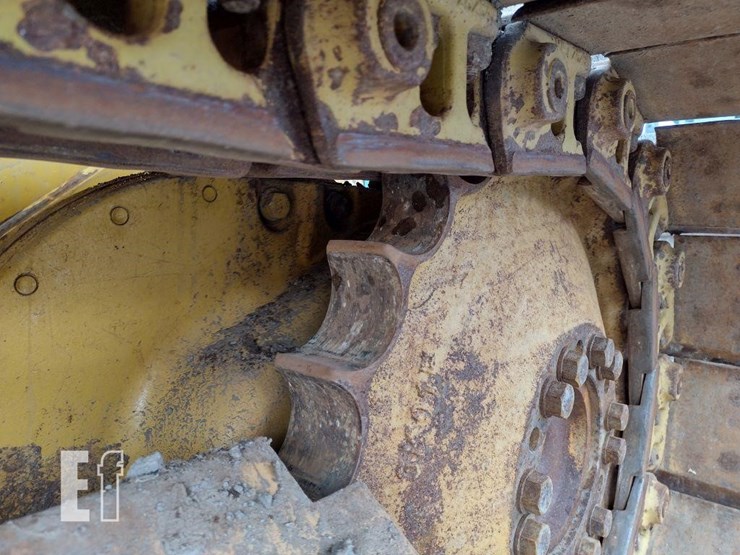 2022-deere-650k-lgp-image-23