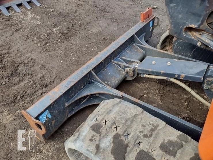 2022-deere-26g-image-22