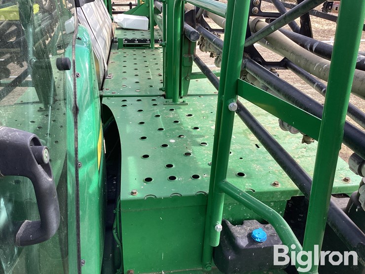 2011-john-deere-4730-image-16