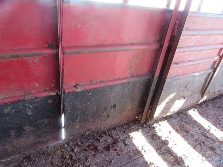 #8958-•-1991-travalong-gooseneck-livestock-trailer-(has-wi-title)-image-18