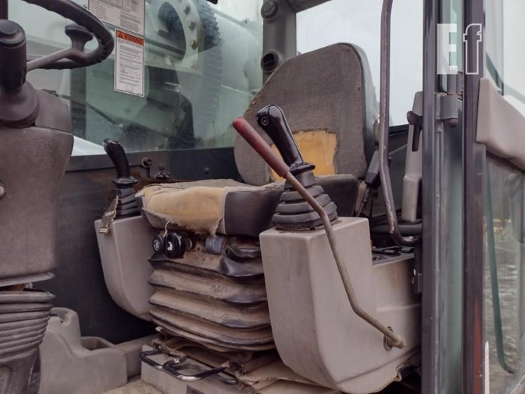 2005-gradall-xl3300-image-15