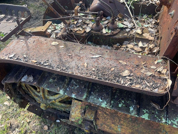 caterpillar-fifteen-crawler-image-20