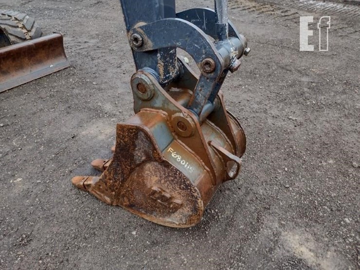 2022-deere-26g-image-17