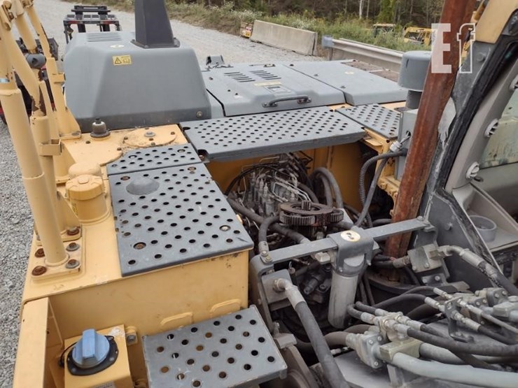 2015-volvo-ec220e-lr-image-50