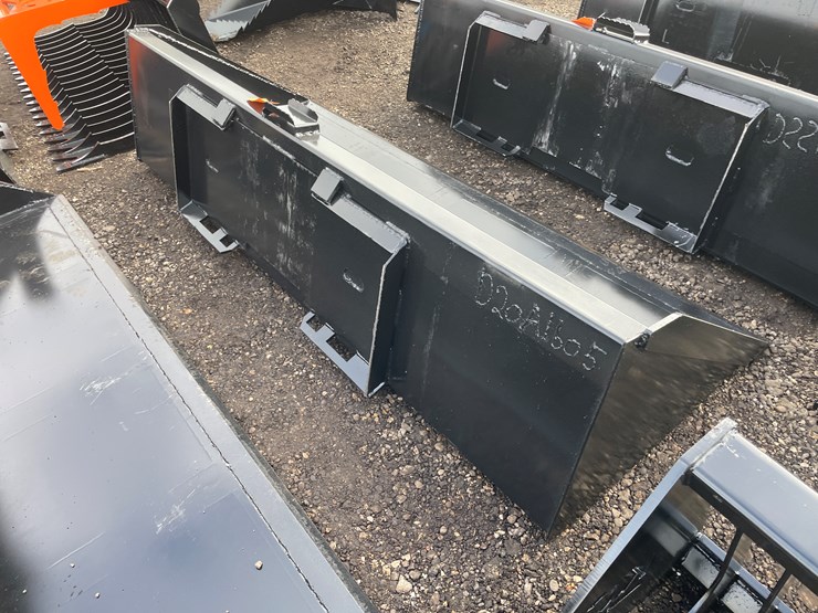 #2057-•-90"-bucket-with-blade-image-3