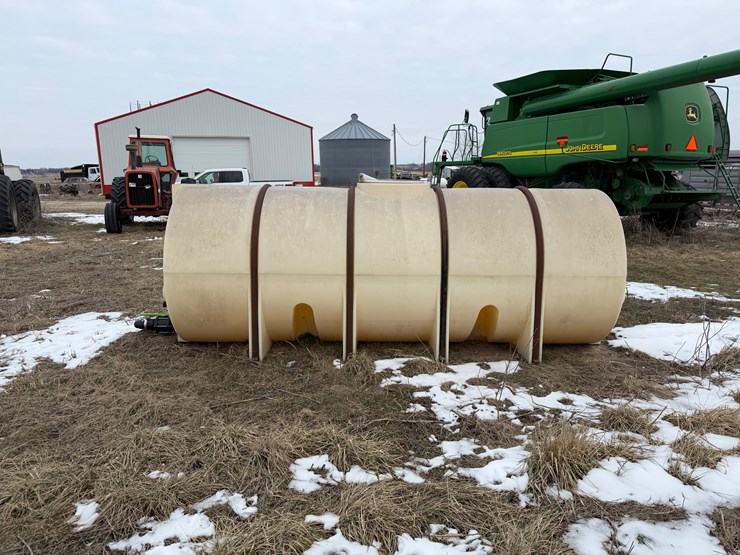 #1015-•-1600-gal-poly-tank-image-4