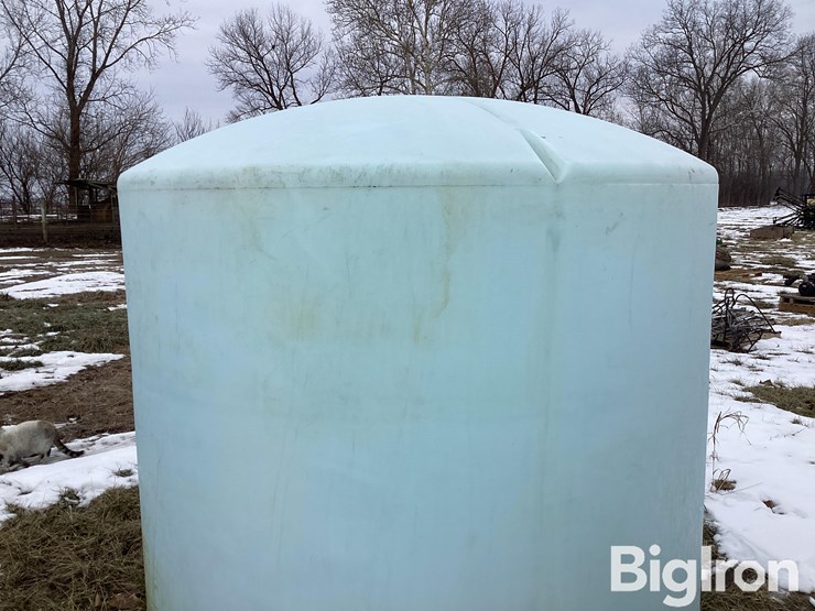 2,500-gallon-water/liquid-fertilizer-tank-image-9