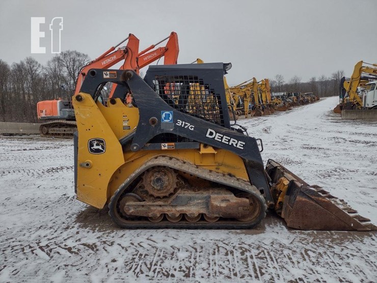 2019-deere-317g-image-3