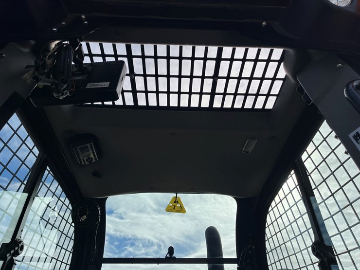 2016-new-holland-c232-image-12