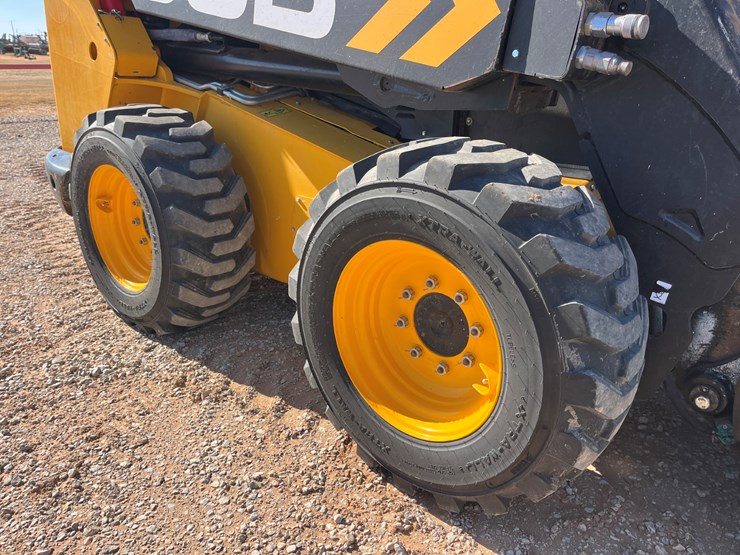 2020-jcb-3ts-8w-image-7