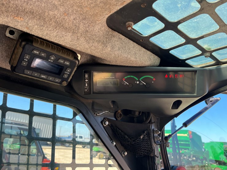 2019-deere-317g-image-20