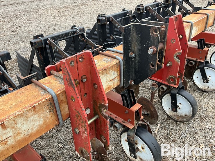 sukup-6r30”-3-pt-row-crop-cultivator-image-12