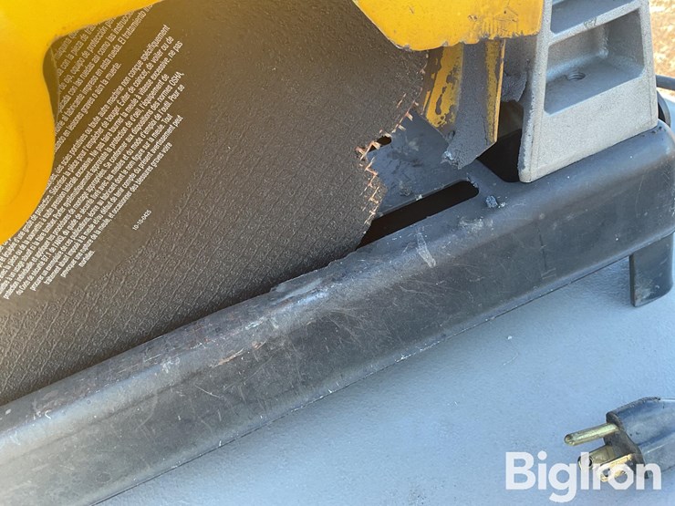 dewalt-cut-off-saw-image-14