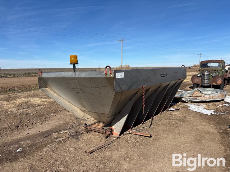 swenson-dry-spreader-box-image-1