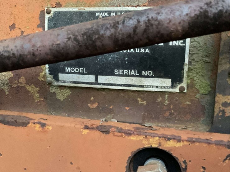 minneapolis-moline-m604-image-24