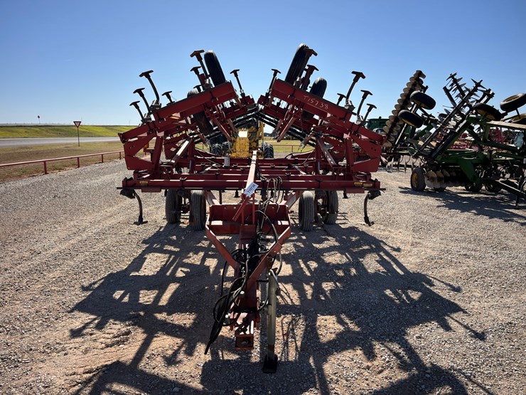 case-ih-4300-image-3