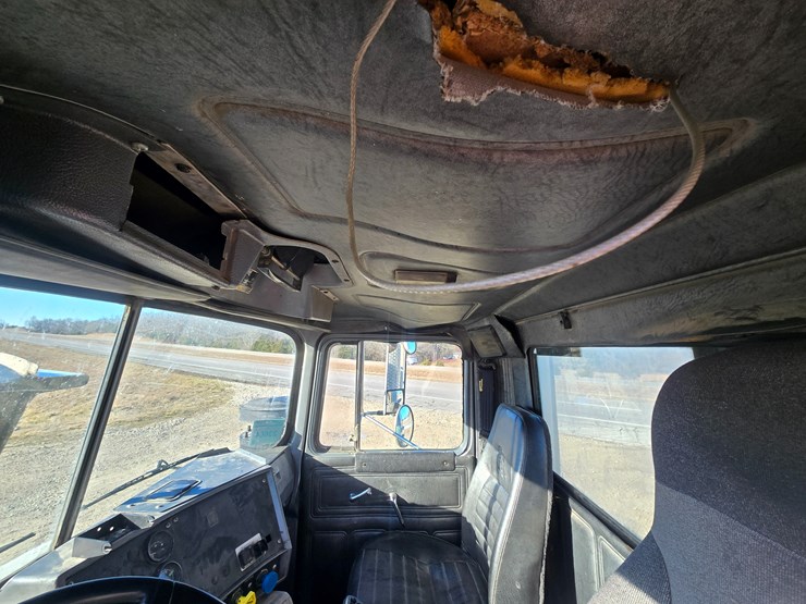 1999-mack-rd690s-image-74