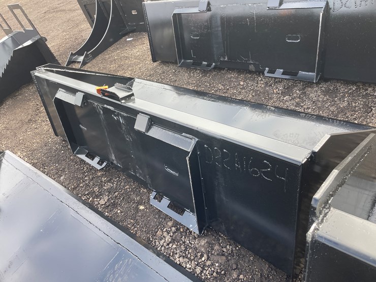 #2056-•-78"-bucket-with-single-blade-image-3