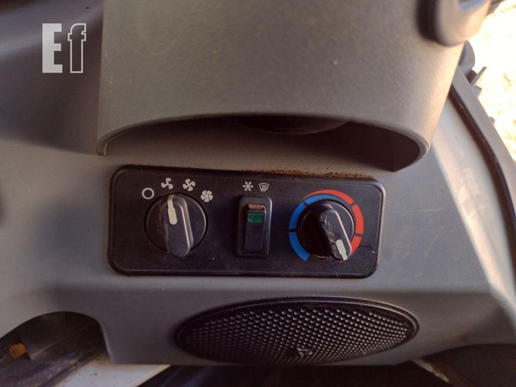 2020-bobcat-t870-image-12