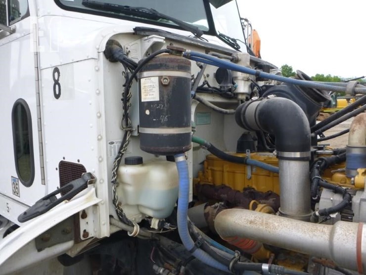 2000-peterbilt-330-image-25