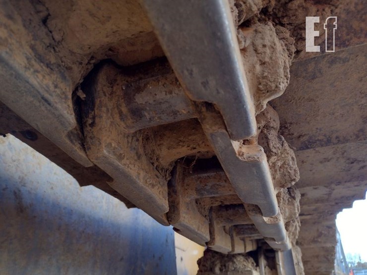 2008-deere-750j-lt-image-37