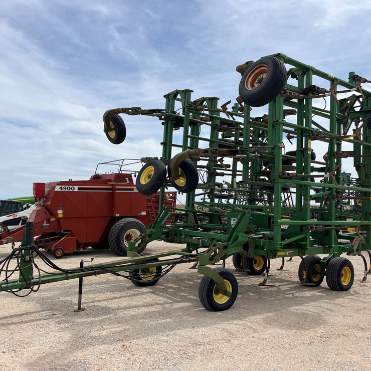 2005 JOHN DEERE 2410