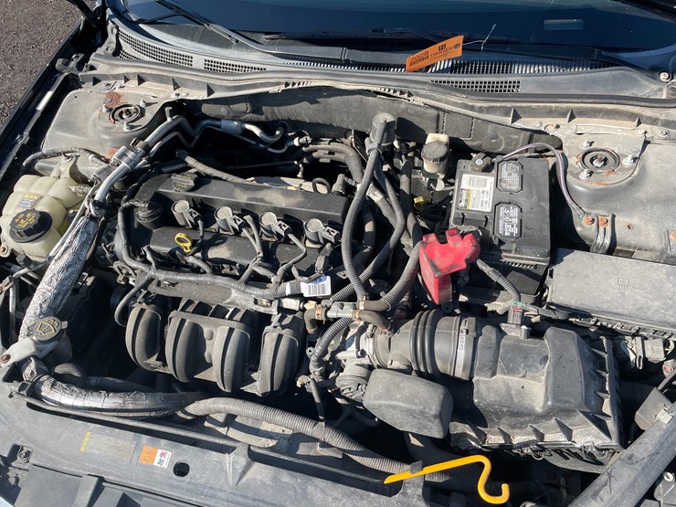 #2028-•-2010-ford-fusion-se-sedan-(with-wi-title)-image-21