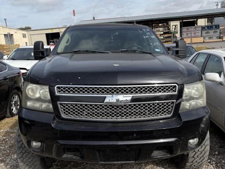 2007-chevrolet-tahoe-ltz-image-2