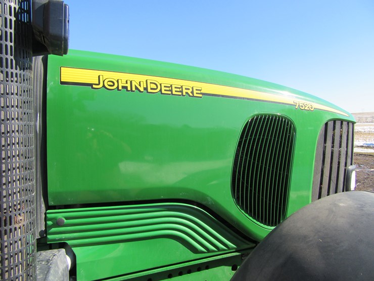 john-deere-7520-image-31