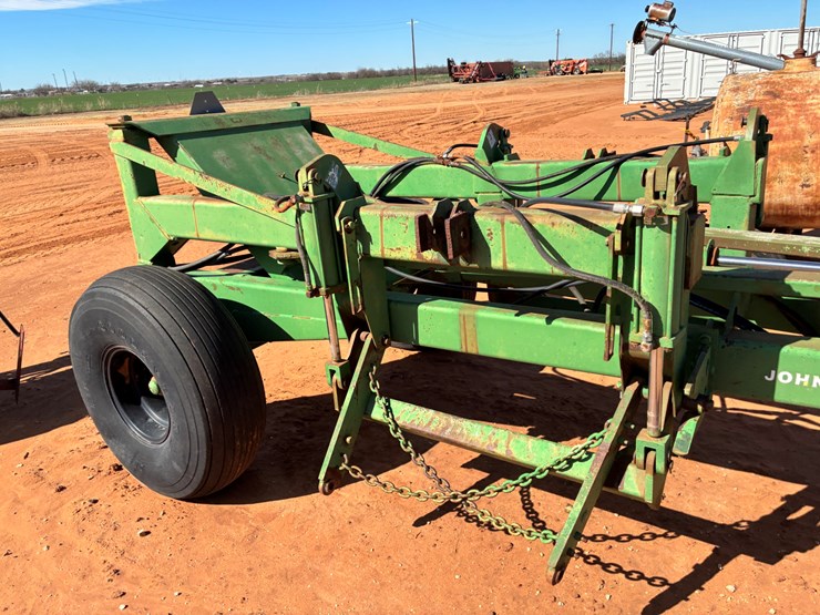 #t8289-•-jd-515-drill-carrier-image-7