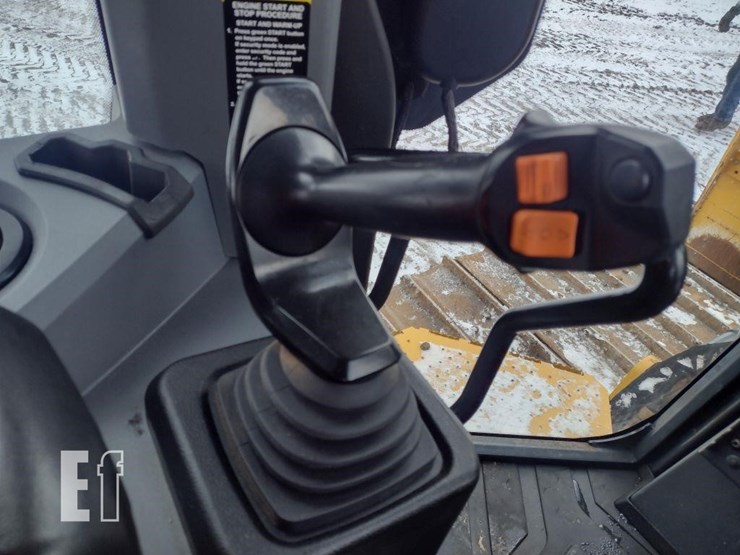 2022-deere-700l-lgp-image-10