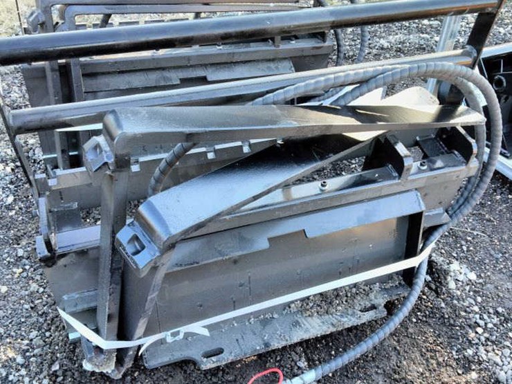 #220-•-mini-skid-steer-hydraulic-side-shift-fork-image-2