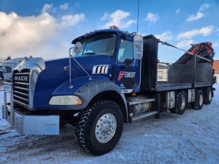 2007-mack-gu813-tri/a-boom/flatbed-truck-1m2ax16c9-image-1