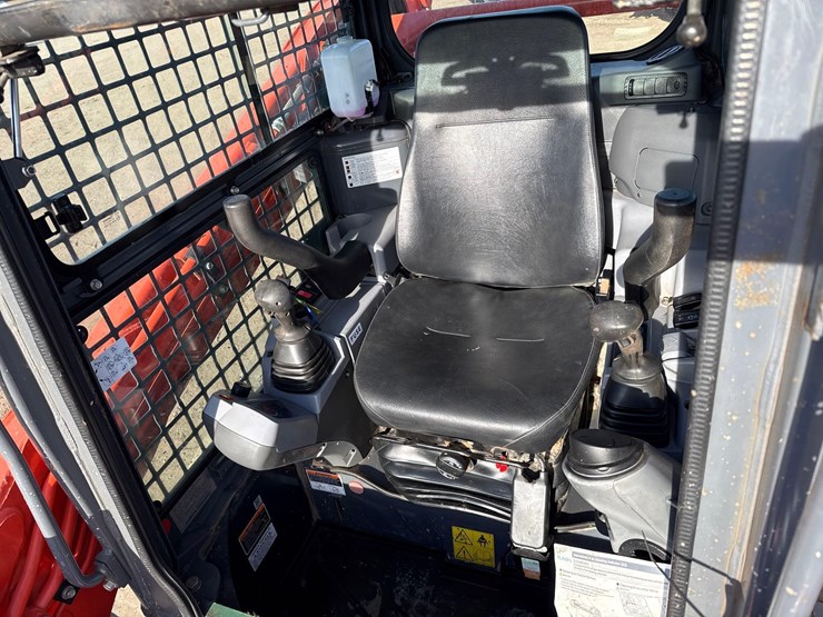 kubota-svl75-2-image-15