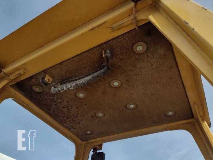 1998-caterpillar-d4c-xl-image-13