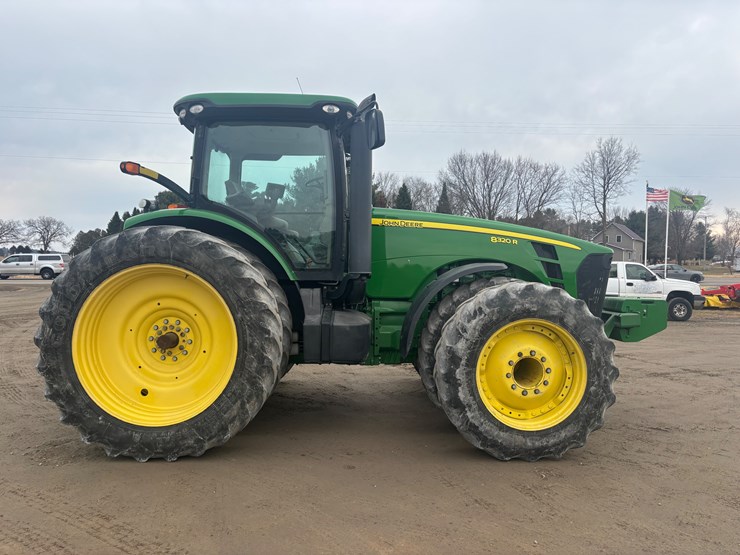 john-deere-8320-image-6