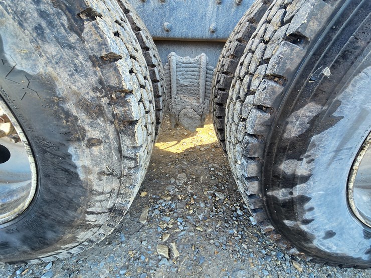 1999-mack-rd690s-image-104