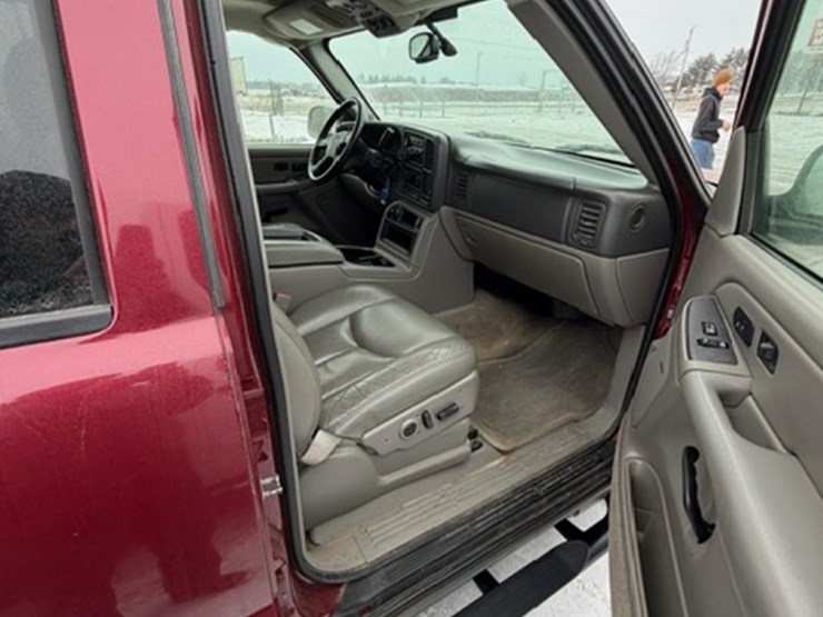 2005-chevrolet-tahoe-z71-image-11