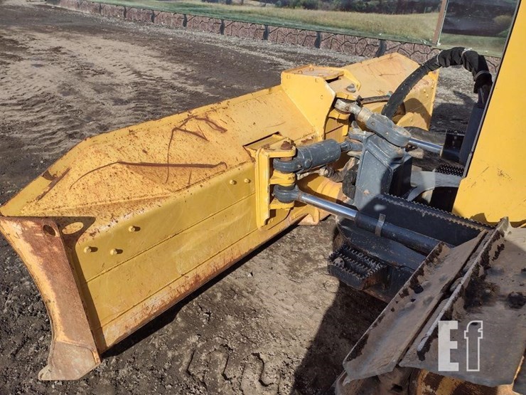 2021-deere-650k-lgp-image-22