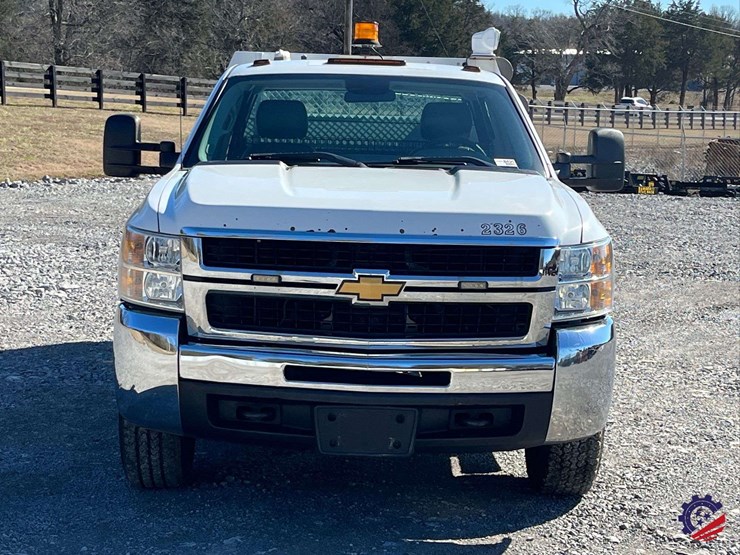2010-chevrolet-silverado-s/a-service-truck-image-13