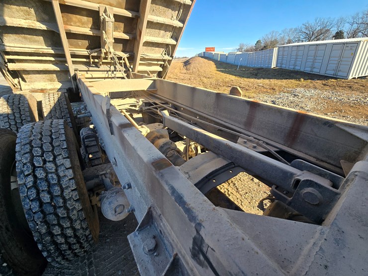 1999-mack-rd690s-image-108